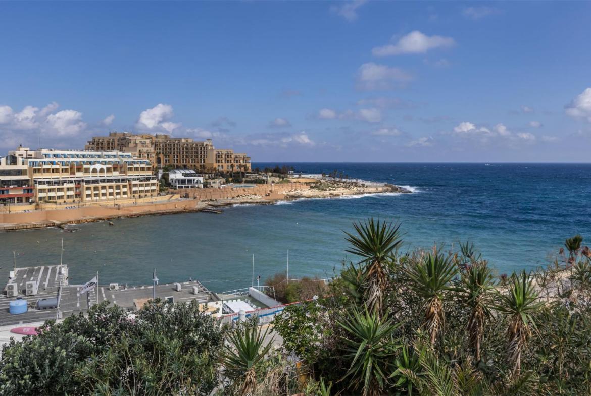 Deluxe Seaview Apartment St. Julian's Exteriör bild